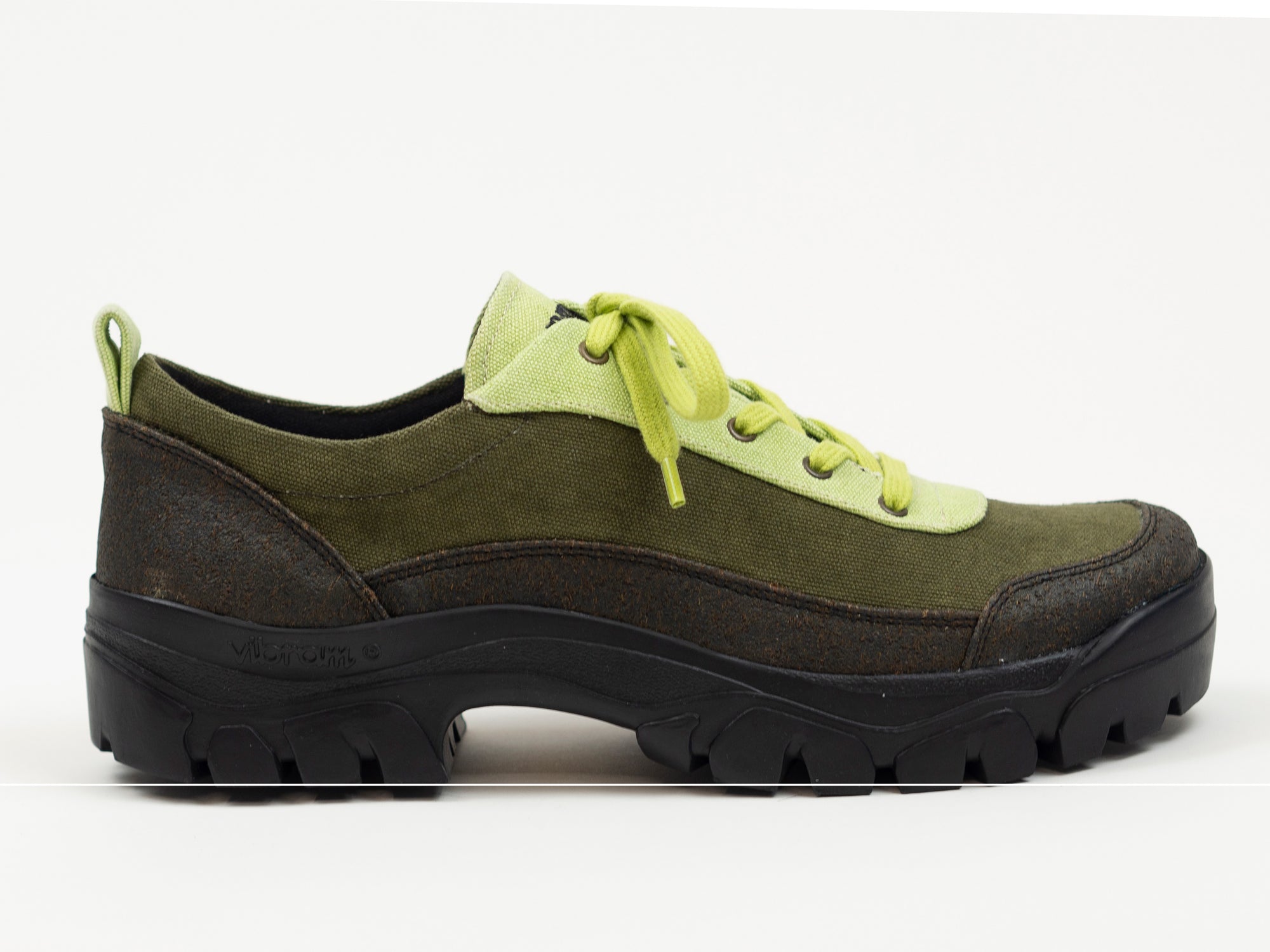 Dharma Palmera™ Pine